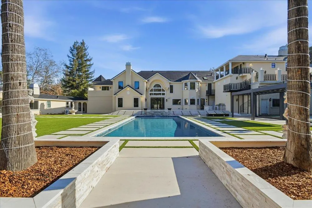 18911 Decatur Road Los Gatos, CA 95030