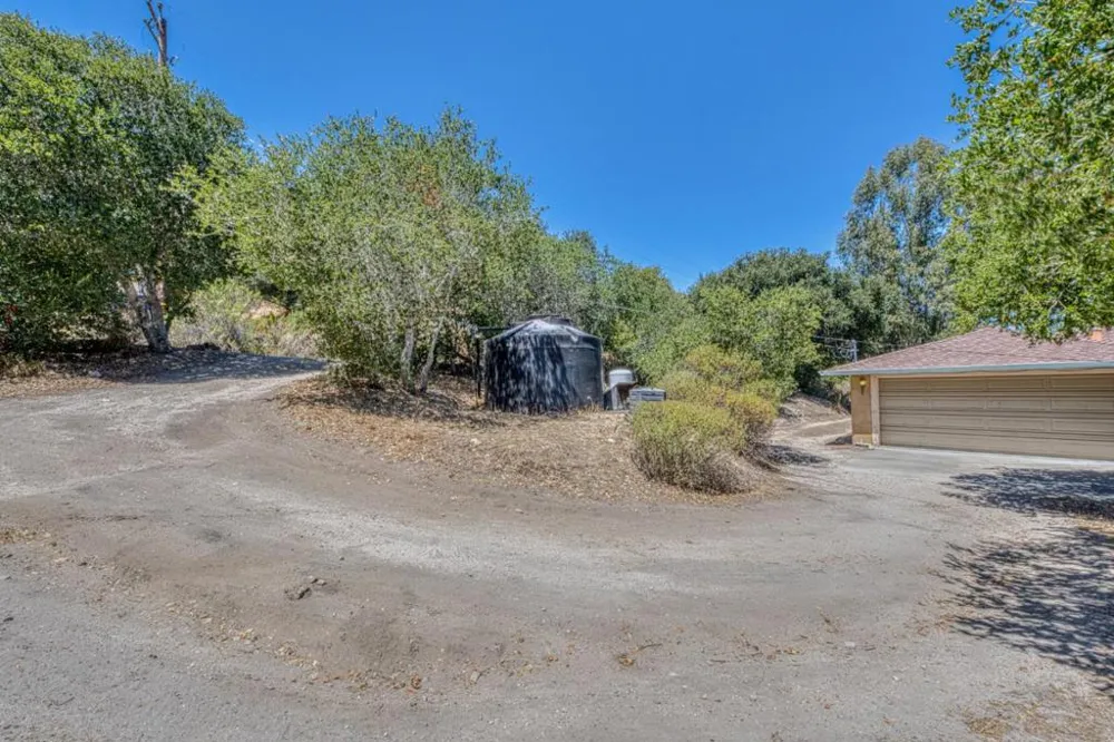 186 San Benancio Road Salinas, CA 93908