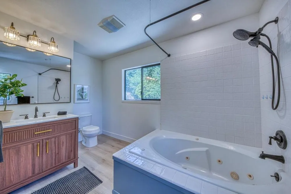 186 San Benancio Road Salinas, CA 93908