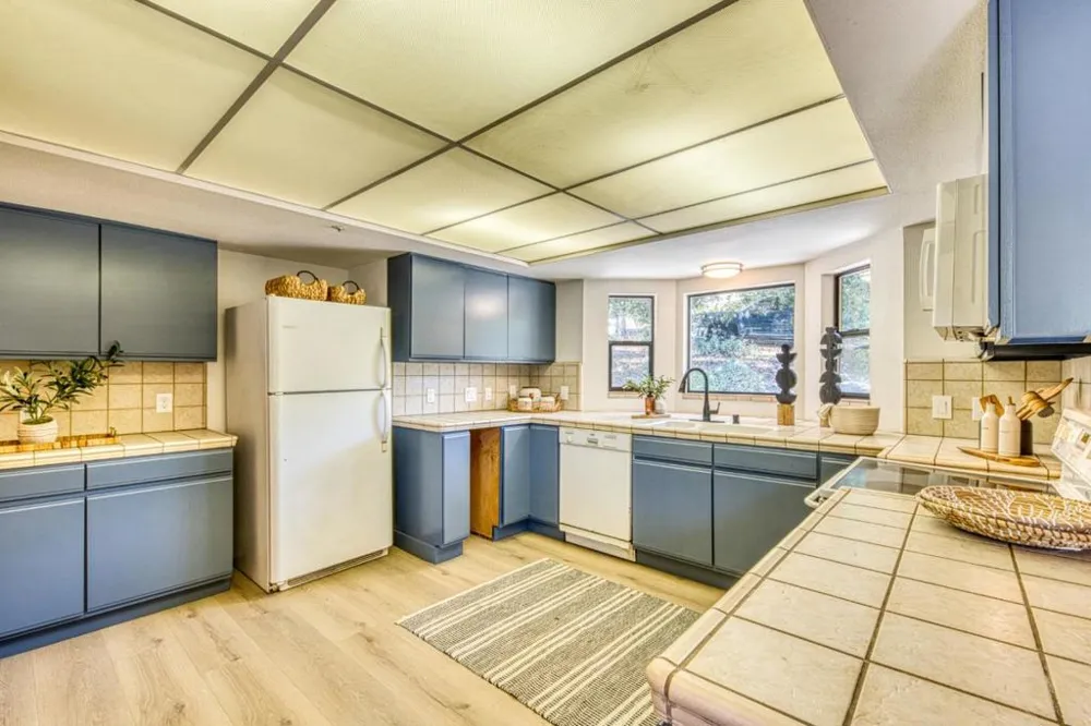186 San Benancio Road Salinas, CA 93908