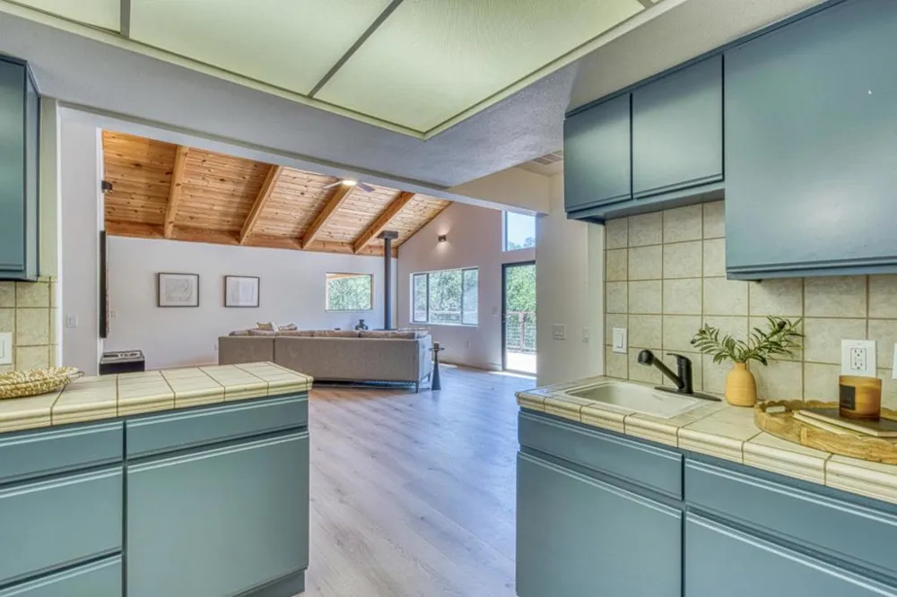 186 San Benancio Road Salinas, CA 93908