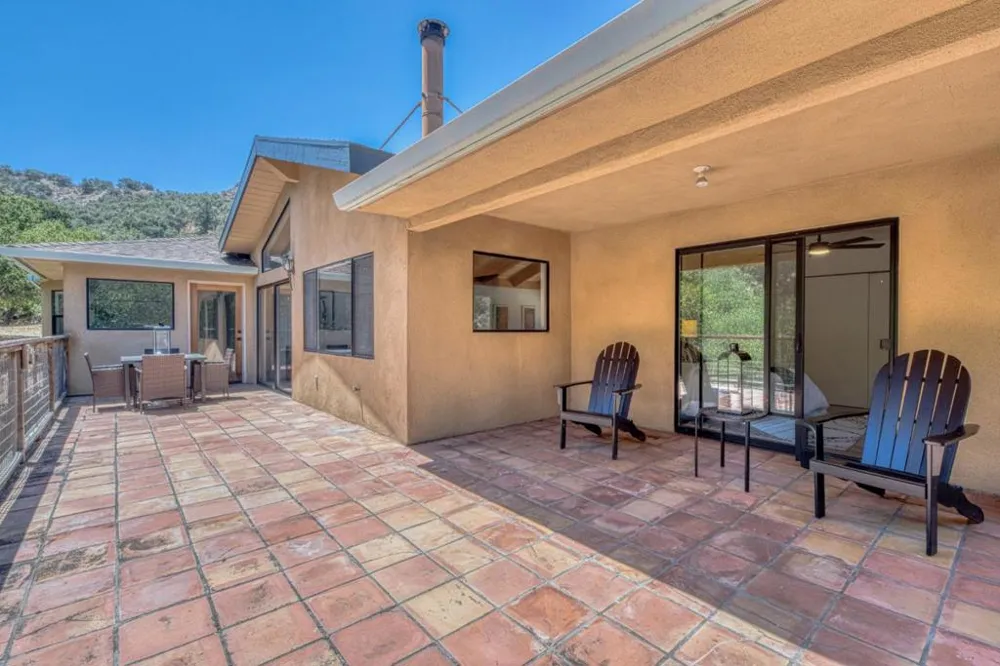 186 San Benancio Road Salinas, CA 93908