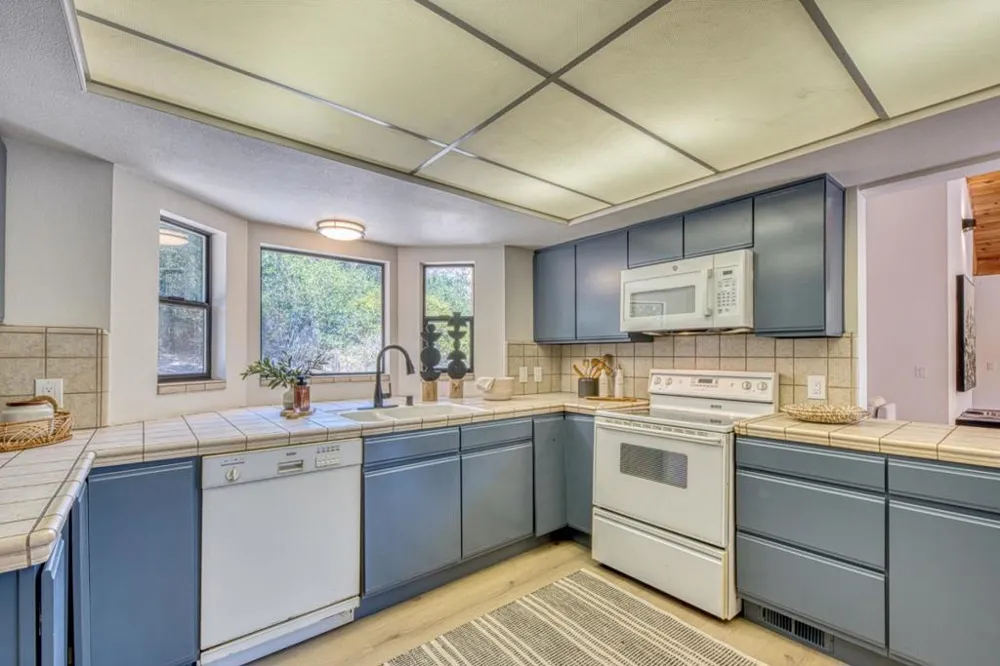 186 San Benancio Road Salinas, CA 93908