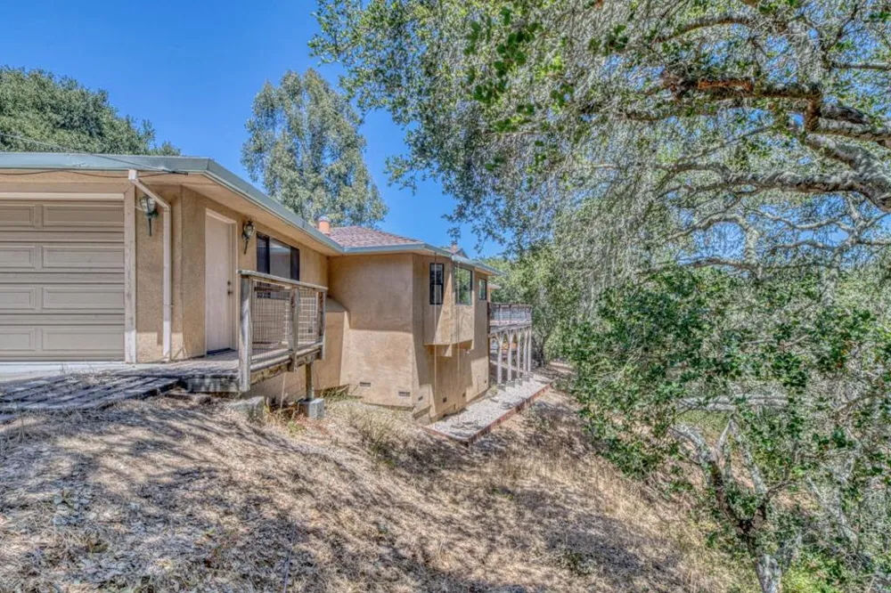 186 San Benancio Road Salinas, CA 93908