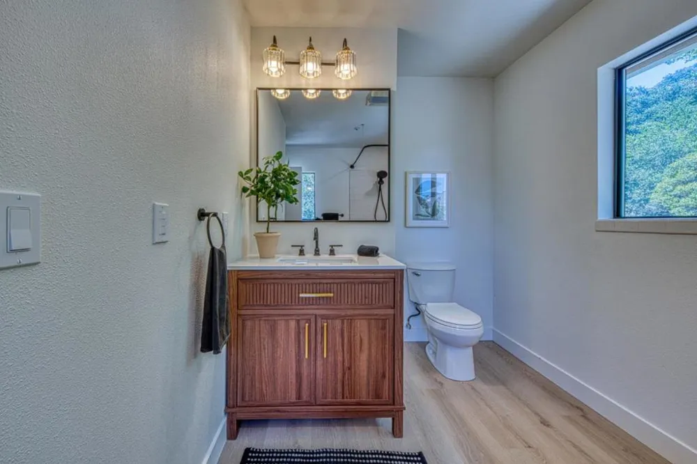 186 San Benancio Road Salinas, CA 93908