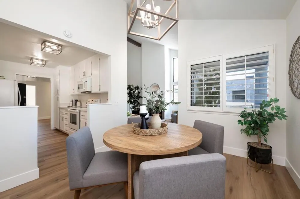 20 Eddystone Court Redwood City, CA 94065