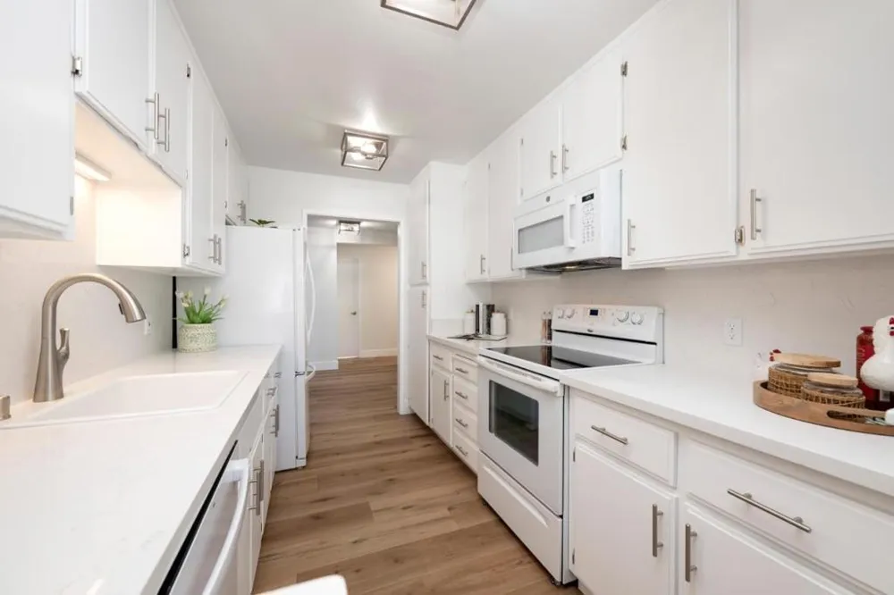 20 Eddystone Court Redwood City, CA 94065