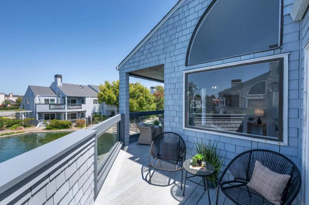 20 Eddystone Court Redwood City, CA 94065