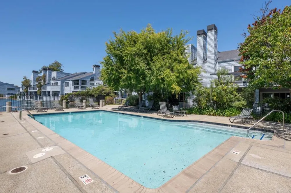 20 Eddystone Court Redwood City, CA 94065