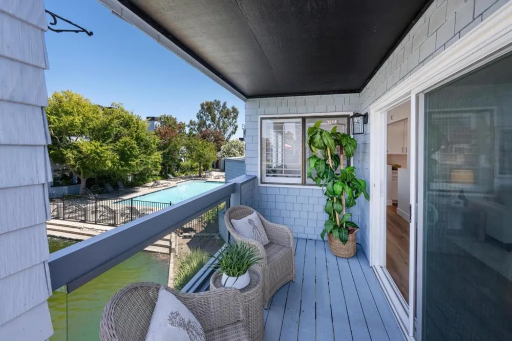 20 Eddystone Court Redwood City, CA 94065