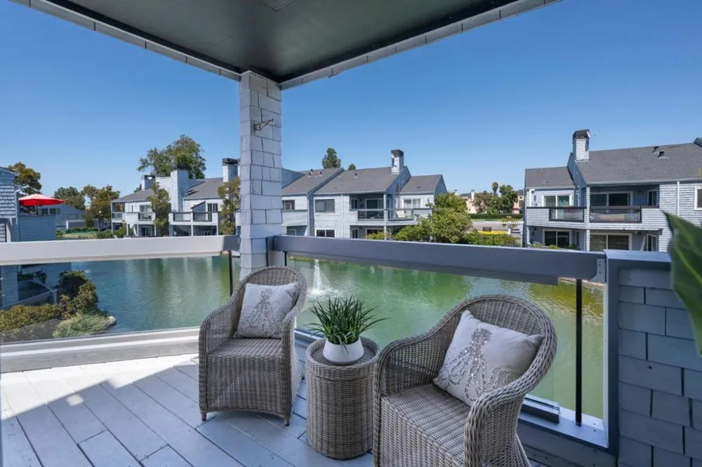 20 Eddystone Court Redwood City, CA 94065