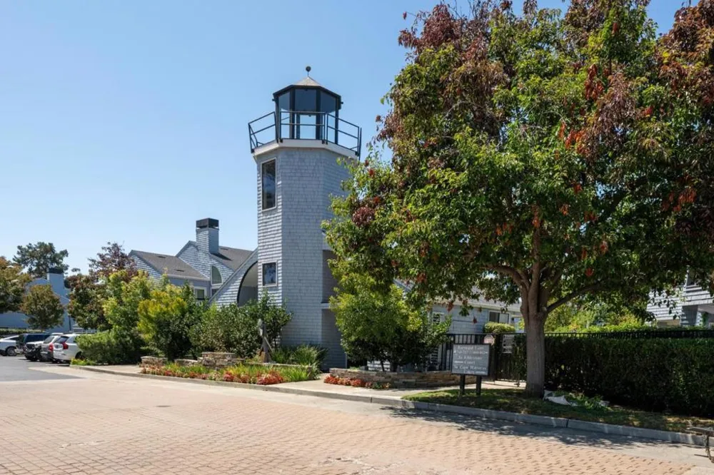 20 Eddystone Court Redwood City, CA 94065