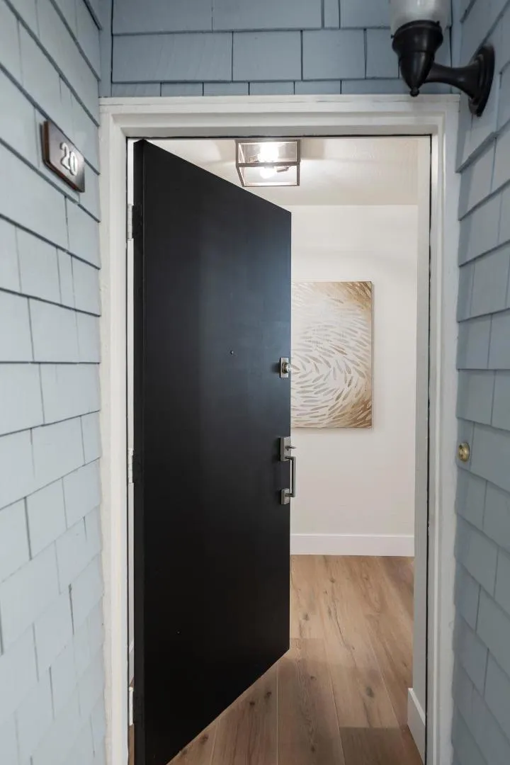 20 Eddystone Court Redwood City, CA 94065