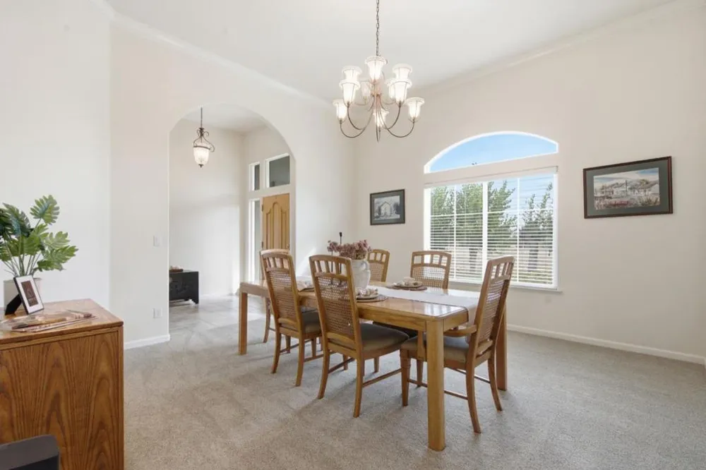 945 Union Road Hollister, CA 95023