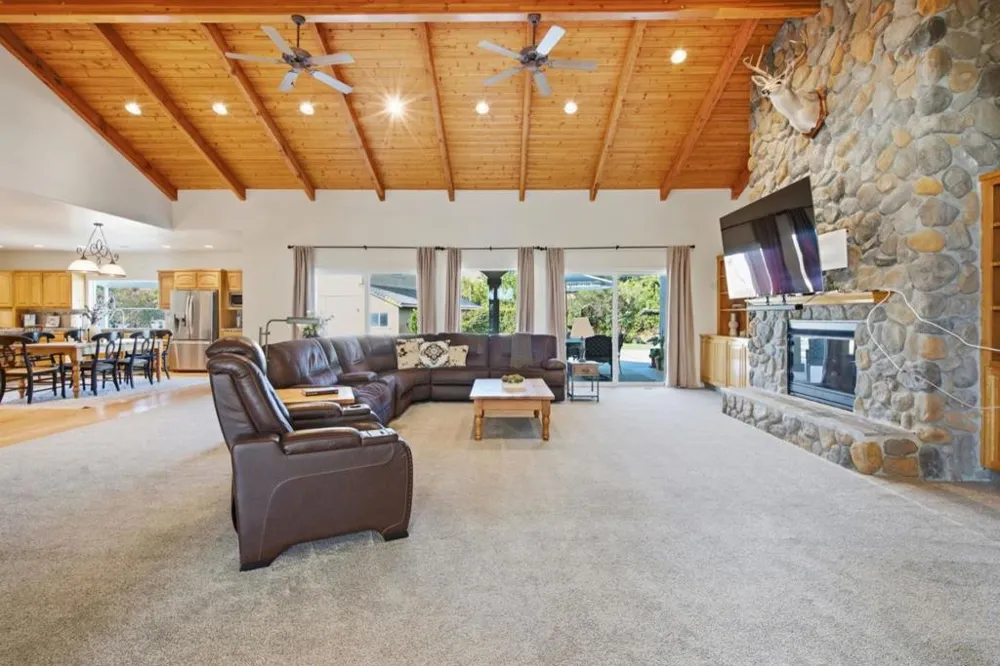 945 Union Road Hollister, CA 95023