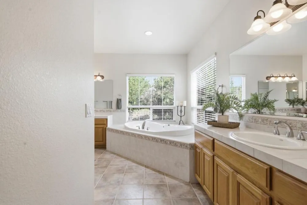 945 Union Road Hollister, CA 95023