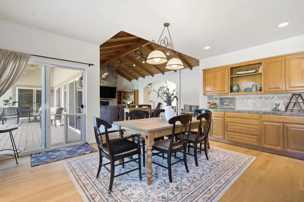 945 Union Road Hollister, CA 95023