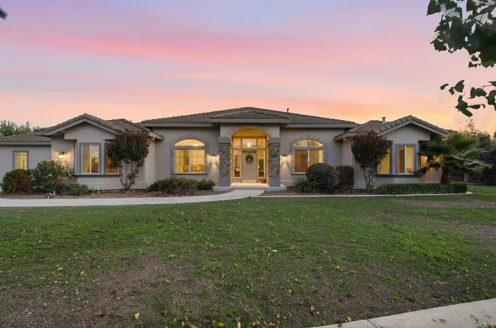 945 Union Road Hollister, CA 95023
