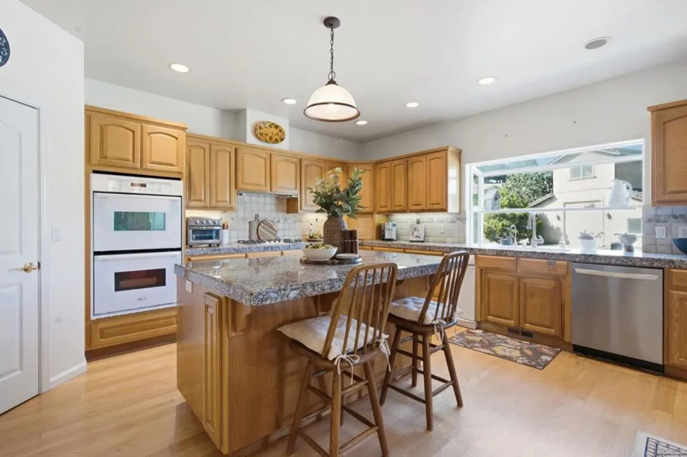 945 Union Road Hollister, CA 95023