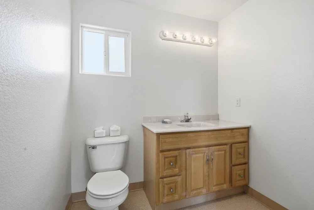 945 Union Road Hollister, CA 95023