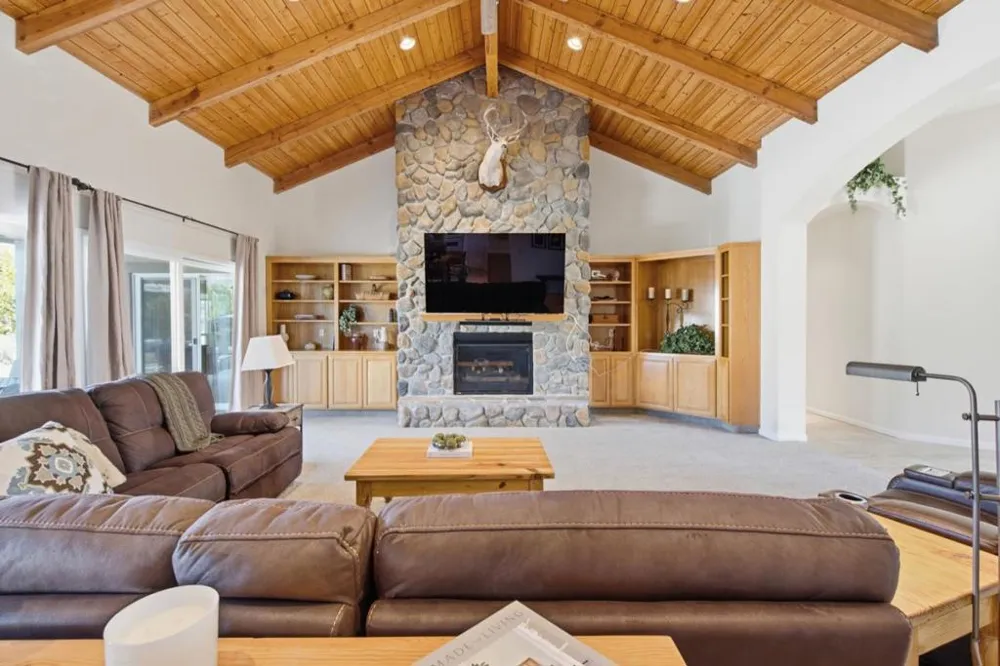 945 Union Road Hollister, CA 95023