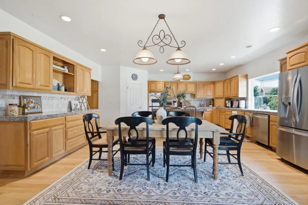 945 Union Road Hollister, CA 95023
