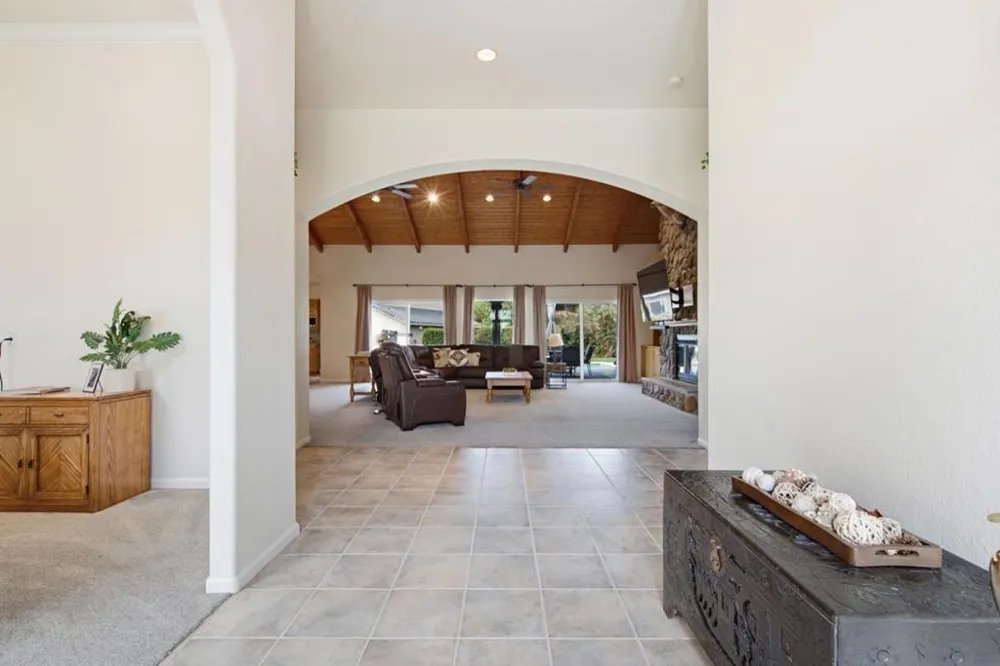 945 Union Road Hollister, CA 95023