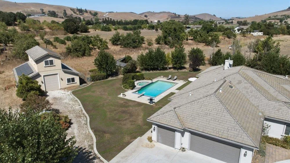 945 Union Road Hollister, CA 95023