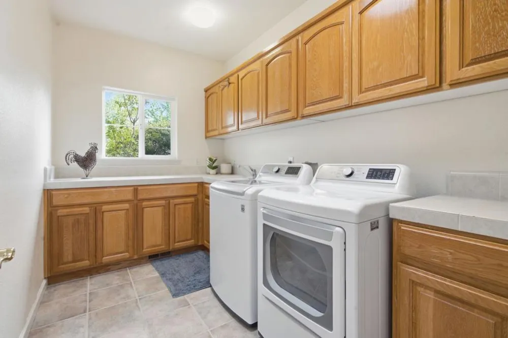 945 Union Road Hollister, CA 95023