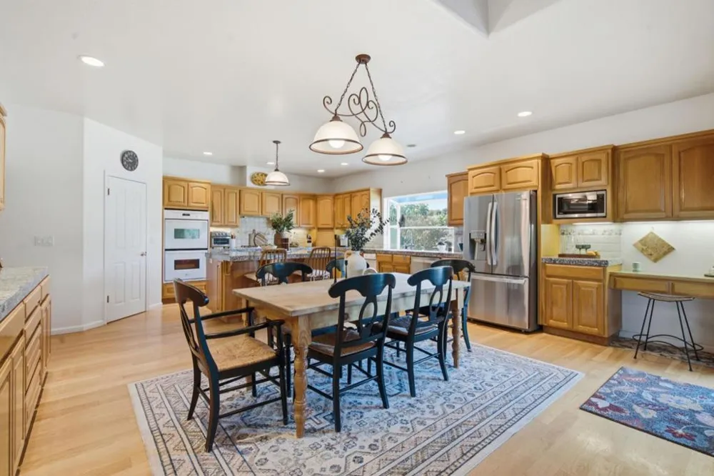 945 Union Road Hollister, CA 95023