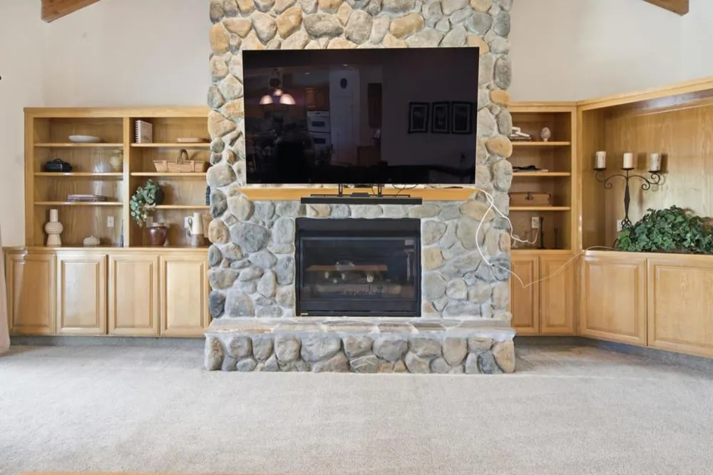 945 Union Road Hollister, CA 95023