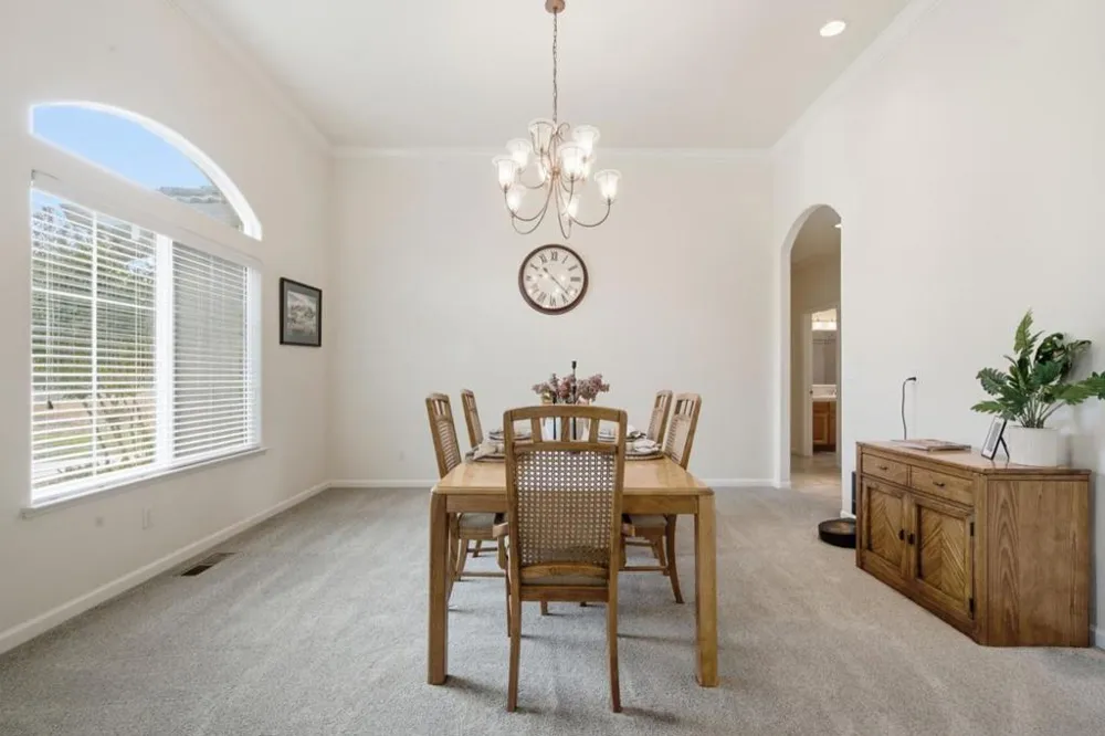 945 Union Road Hollister, CA 95023