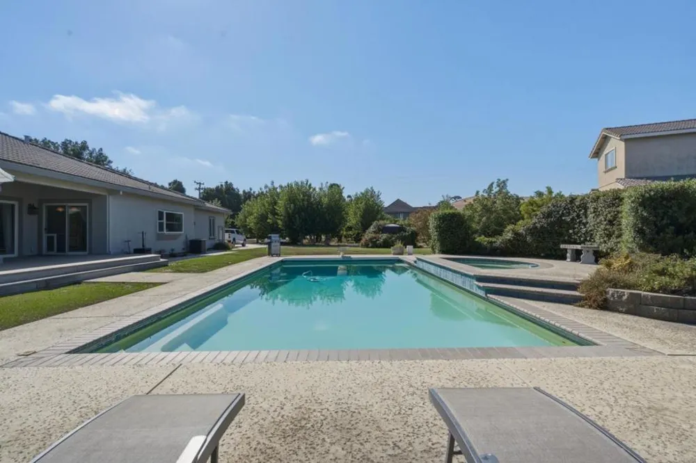 945 Union Road Hollister, CA 95023