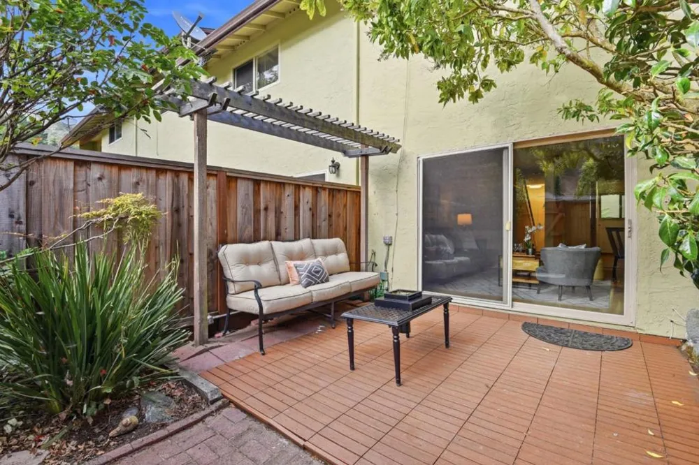 1161 ODDSTAD BOULEVARD Pacifica, CA 94044