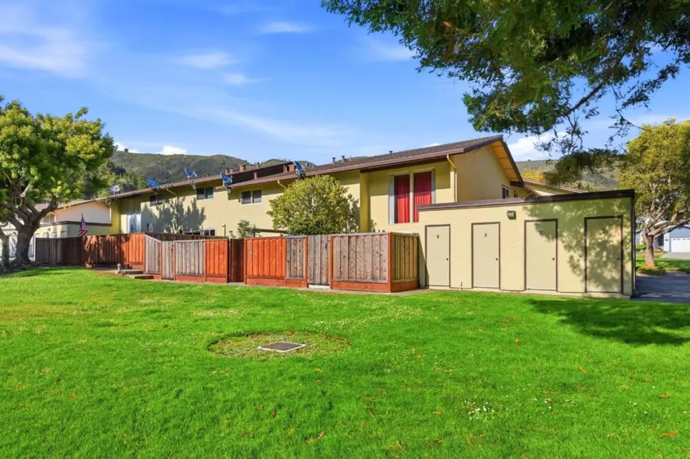 1161 ODDSTAD BOULEVARD Pacifica, CA 94044