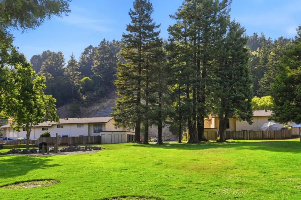 1161 ODDSTAD BOULEVARD Pacifica, CA 94044