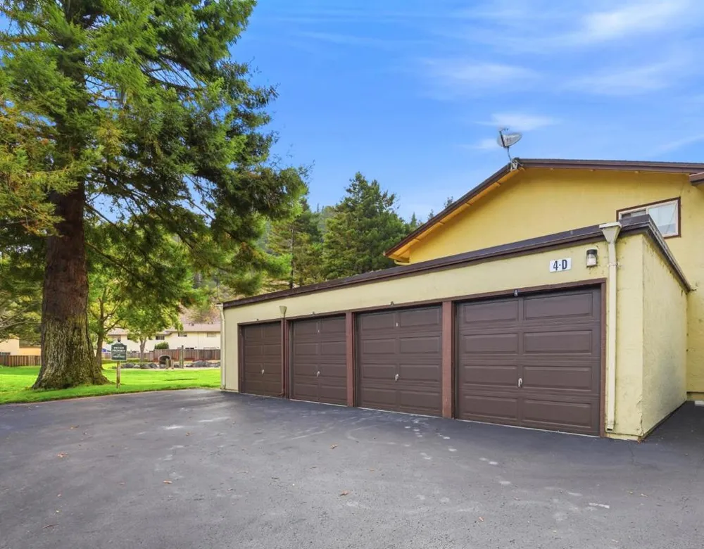 1161 ODDSTAD BOULEVARD Pacifica, CA 94044