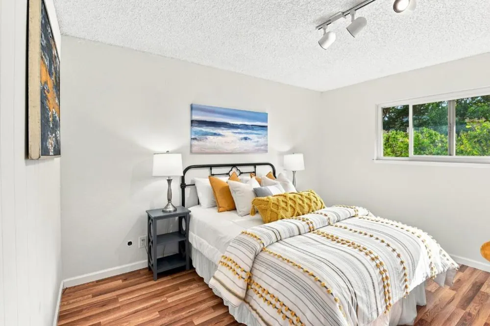 1161 ODDSTAD BOULEVARD Pacifica, CA 94044