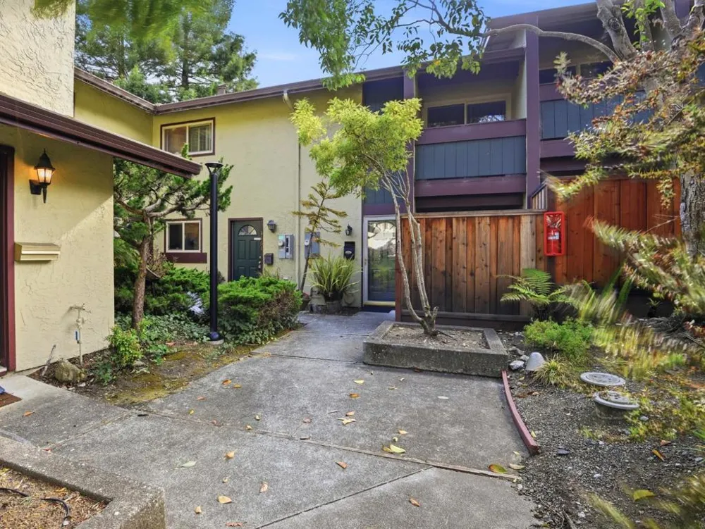 1161 ODDSTAD BOULEVARD Pacifica, CA 94044
