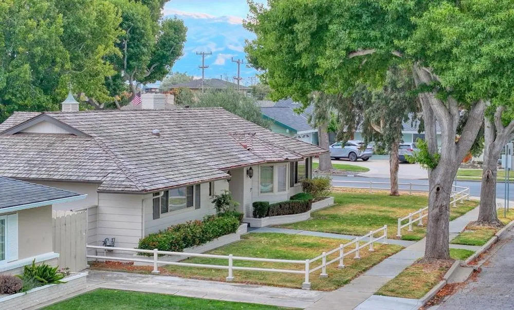 1167 Los Palos Drive Salinas, CA 93901