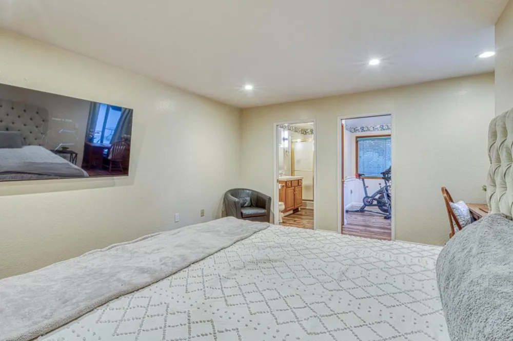 1167 Los Palos Drive Salinas, CA 93901