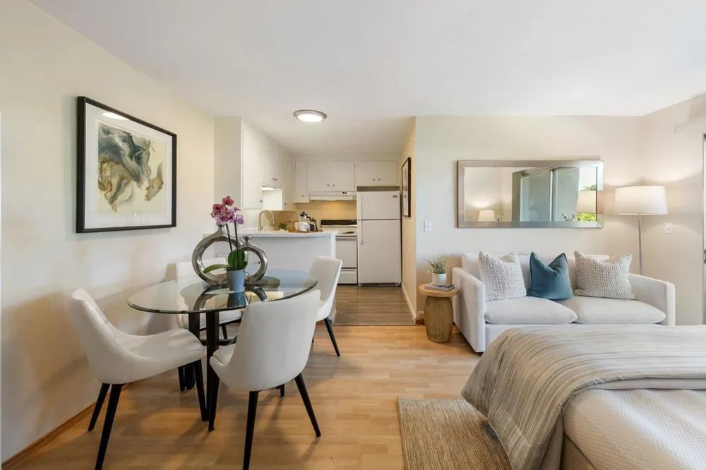 1458 Hudson Street #207 Redwood City, CA 94061