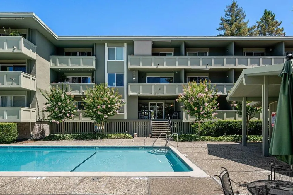1458 Hudson Street #207 Redwood City, CA 94061