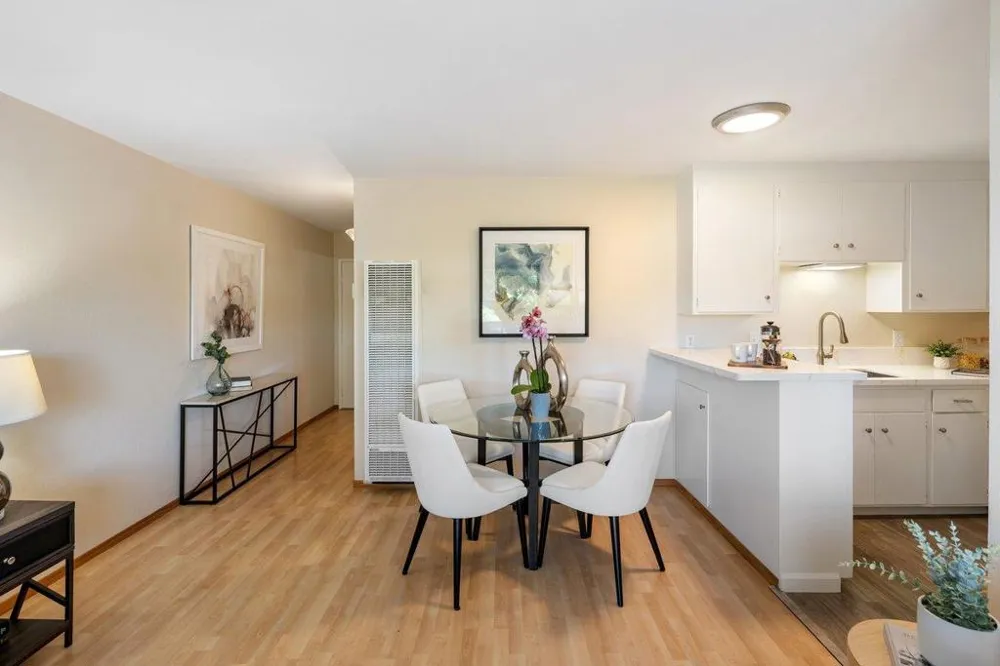 1458 Hudson Street #207 Redwood City, CA 94061