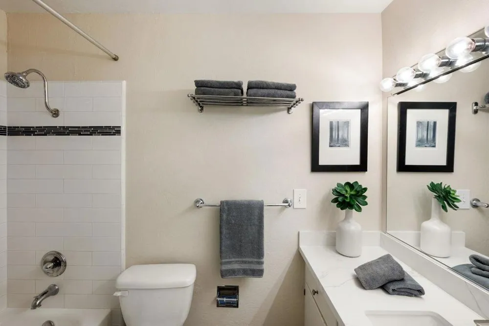 1458 Hudson Street #207 Redwood City, CA 94061