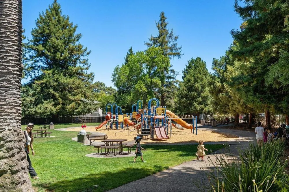 1458 Hudson Street #207 Redwood City, CA 94061