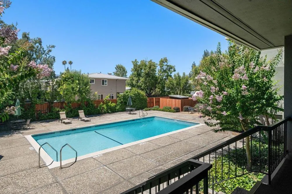1458 Hudson Street #207 Redwood City, CA 94061