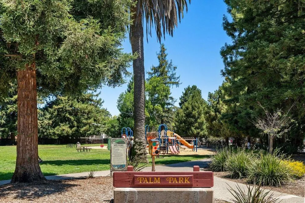 1458 Hudson Street #207 Redwood City, CA 94061