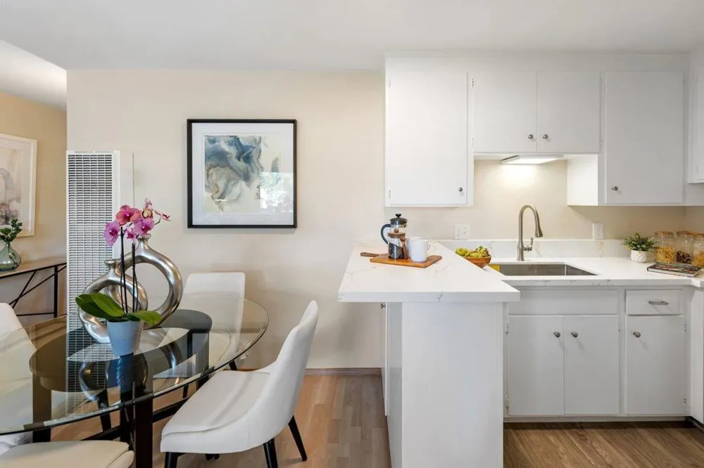 1458 Hudson Street #207 Redwood City, CA 94061