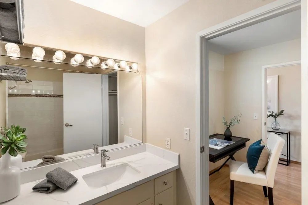 1458 Hudson Street #207 Redwood City, CA 94061